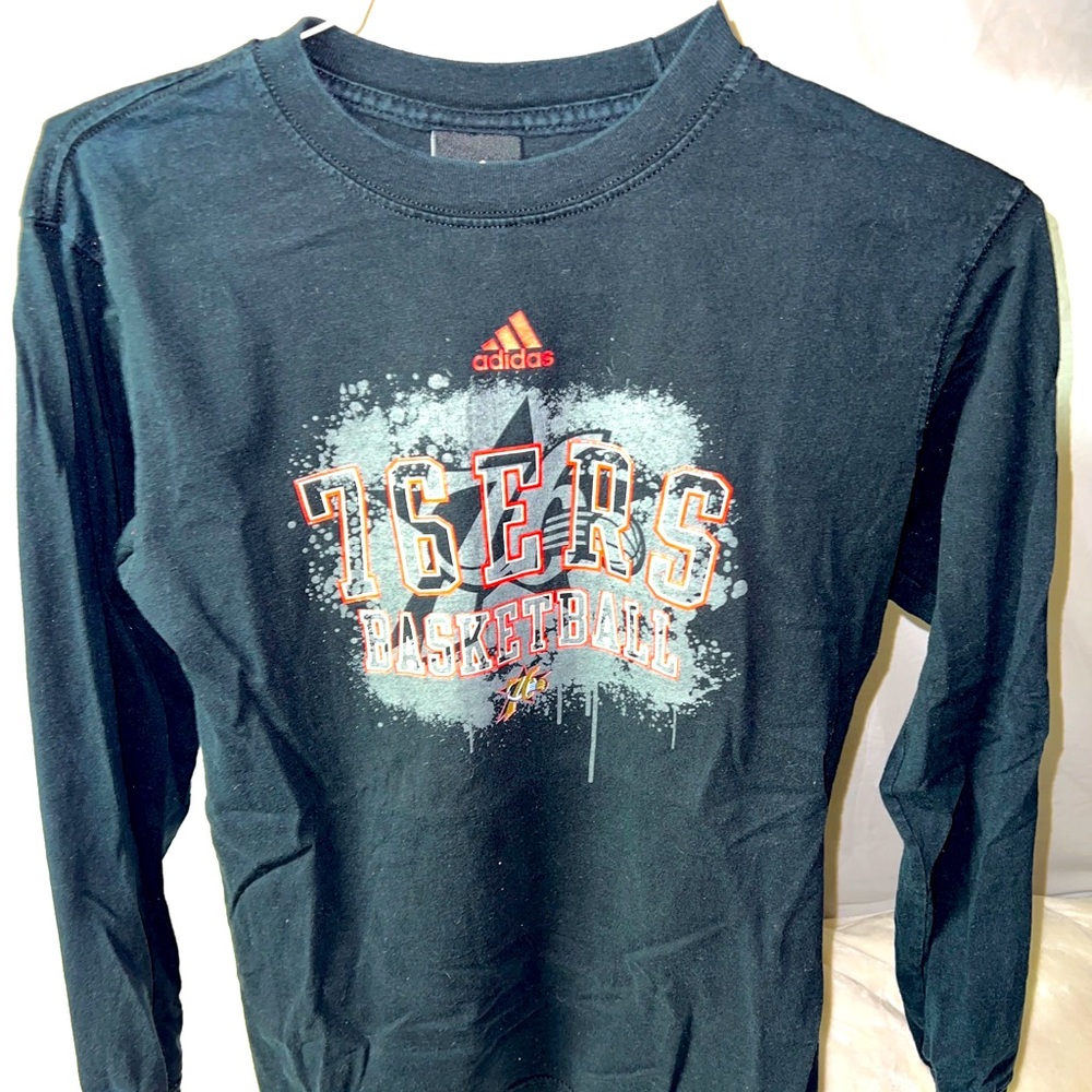 Adidas Philadelphia 76ers Basketball vintage logo long sleeve t-shirt Women’s L
